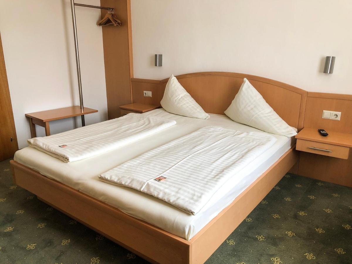 Hotel Gretl Krumpendorf Eksteriør bilde